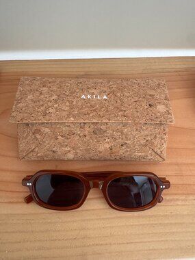 AKILA Psyche Sunglasses in Terra